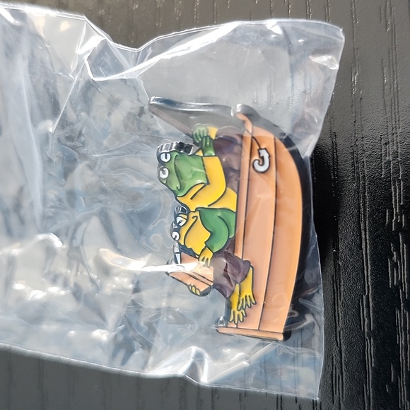 Frog and Toad Pin - Picture 3 of 4